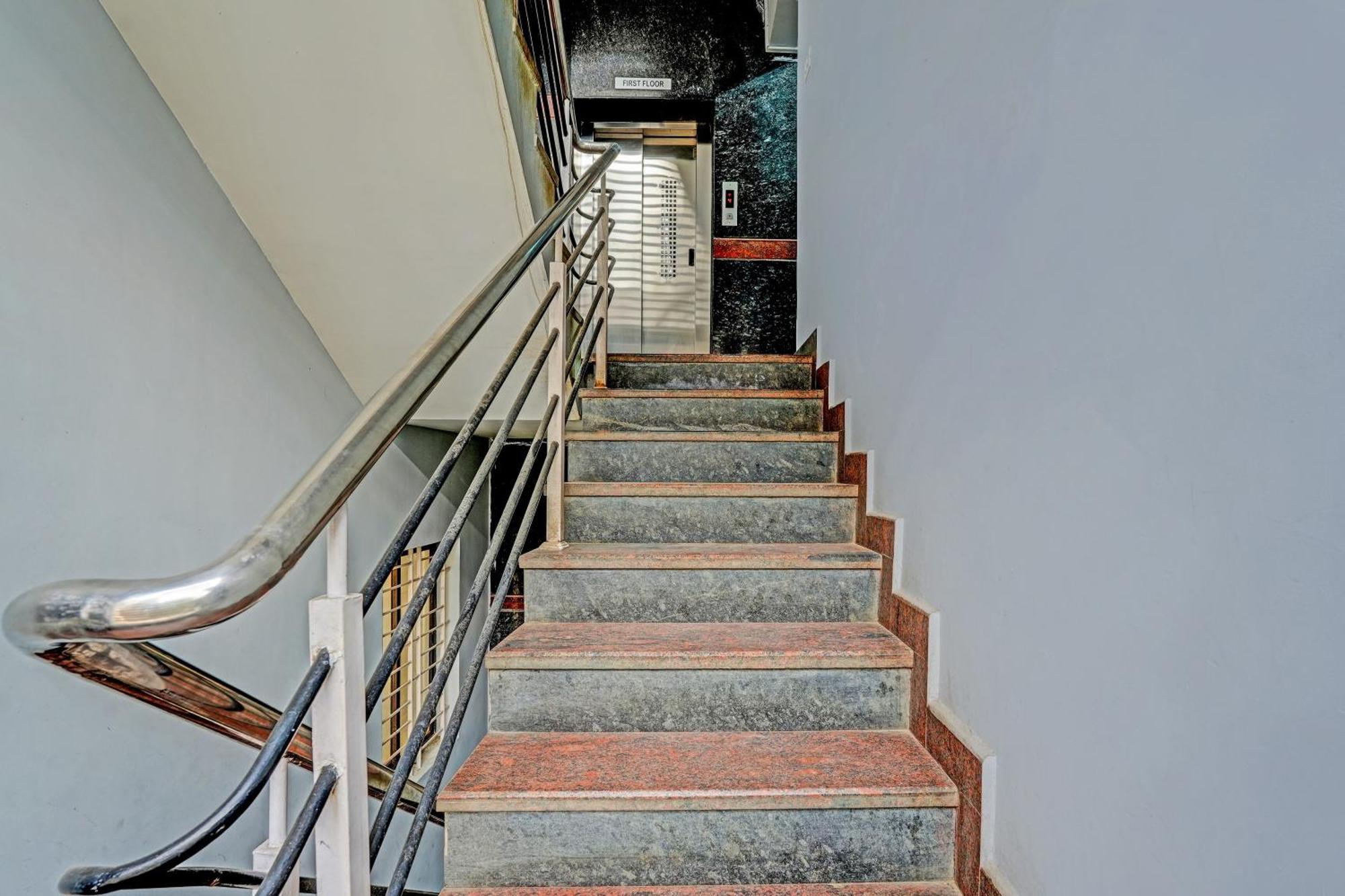 Hotel O Skylark Service Apartment Bangalore Bagian luar foto